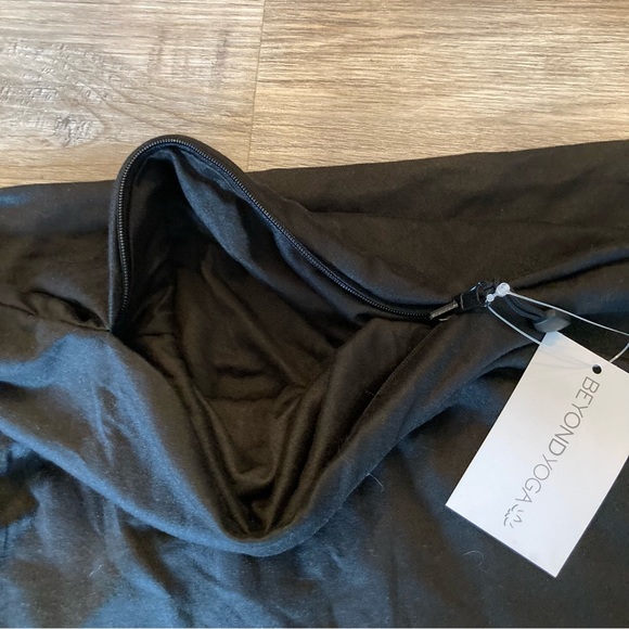 NWT Beyond Yoga Pocket Infinity Scarf - Picture 8 of 11